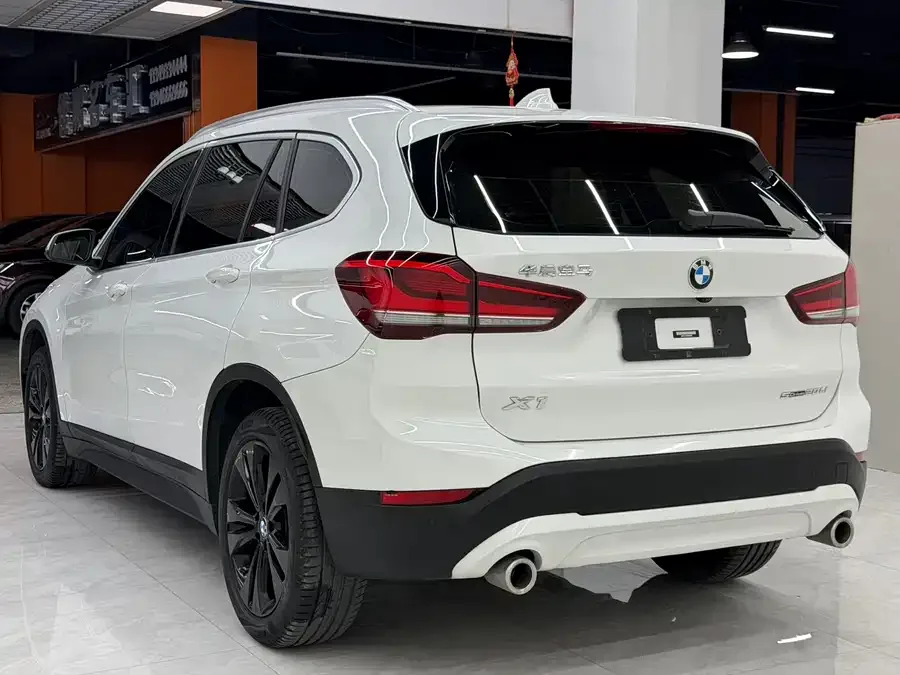 BMW X1 2021 facelift sDrive20Li Fashion model 2022 — миниатюра 5