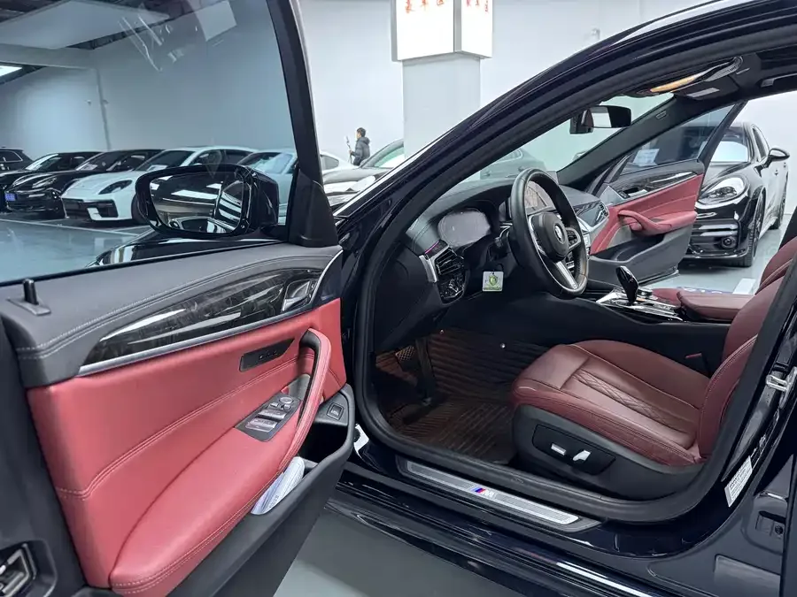 BMW 5 series BMW 5 Series 2022 facelift 525Li M sports package 2023 — миниатюра 2