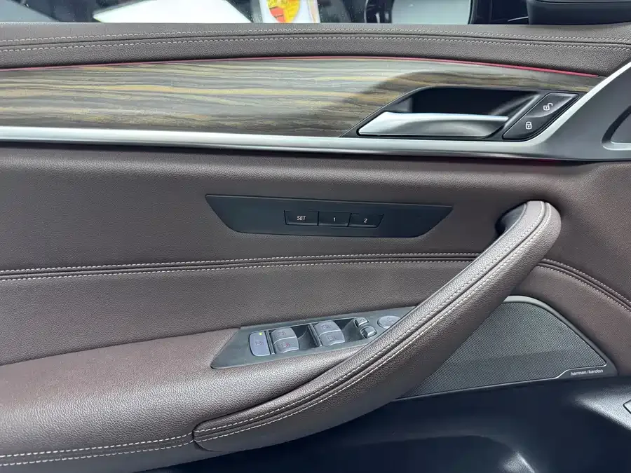 BMW 5 series BMW 5 Series 2023 530Li Leading Luxury Package 2024 — миниатюра 2