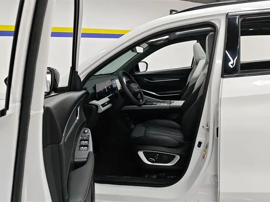 Changan CS75PLUS Changan CS75PLUS 2024 Third Generation Champion Edition 1.5T Smart Driving and Navigation Edition 2024 — миниатюра 3