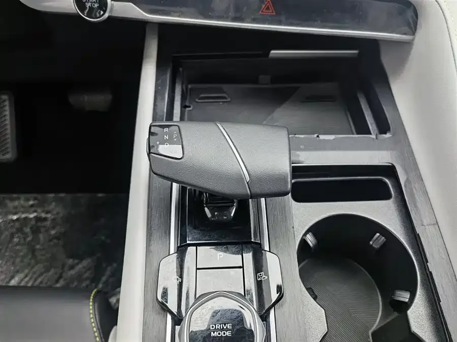 Changan CS75PLUS Changan CS75PLUS 2023 third-generation 1.5T automatic premium model 2024 — миниатюра 4