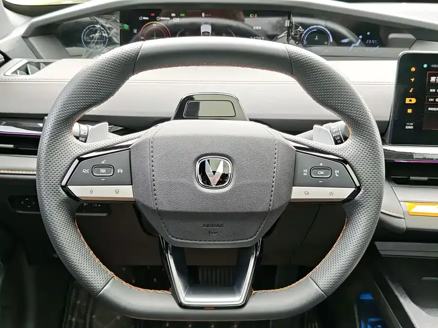 Changan UNI-V Changan UNI-V 2024 1.5T premium model 2024 — миниатюра 4