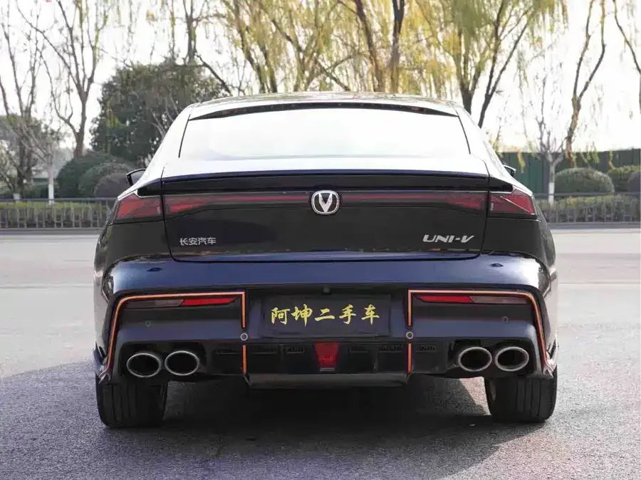 Changan UNI-V Changan UNI-V 2023 1.5T Sports Edition 2023 — миниатюра 2