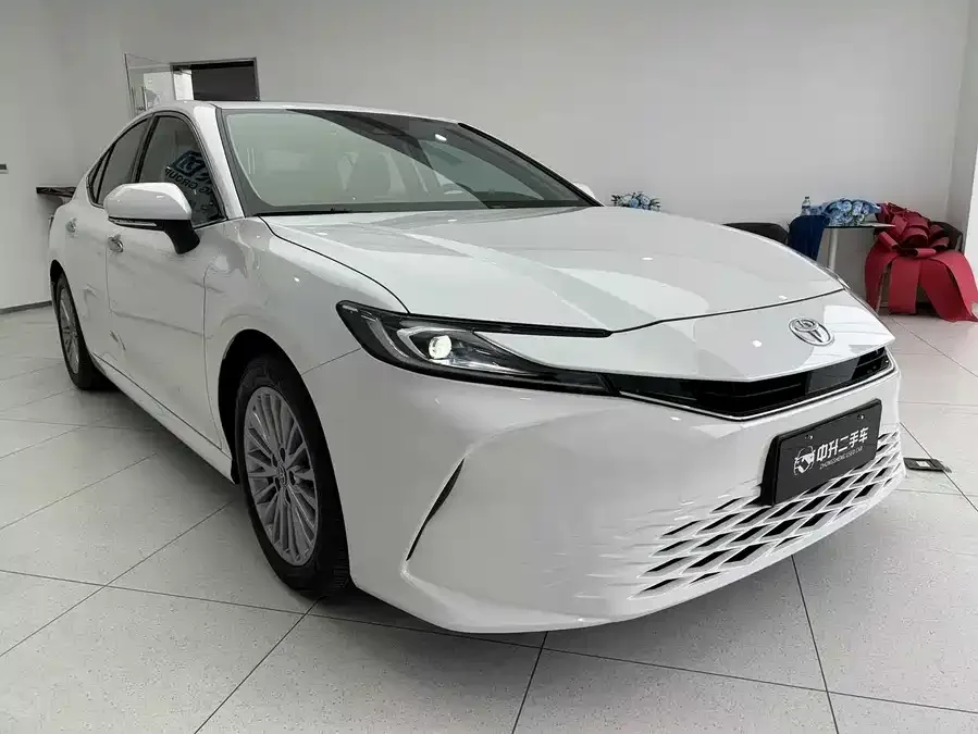 Toyota Camry Camry 2024 2.0GVP Deluxe Edition 2025 — миниатюра 3