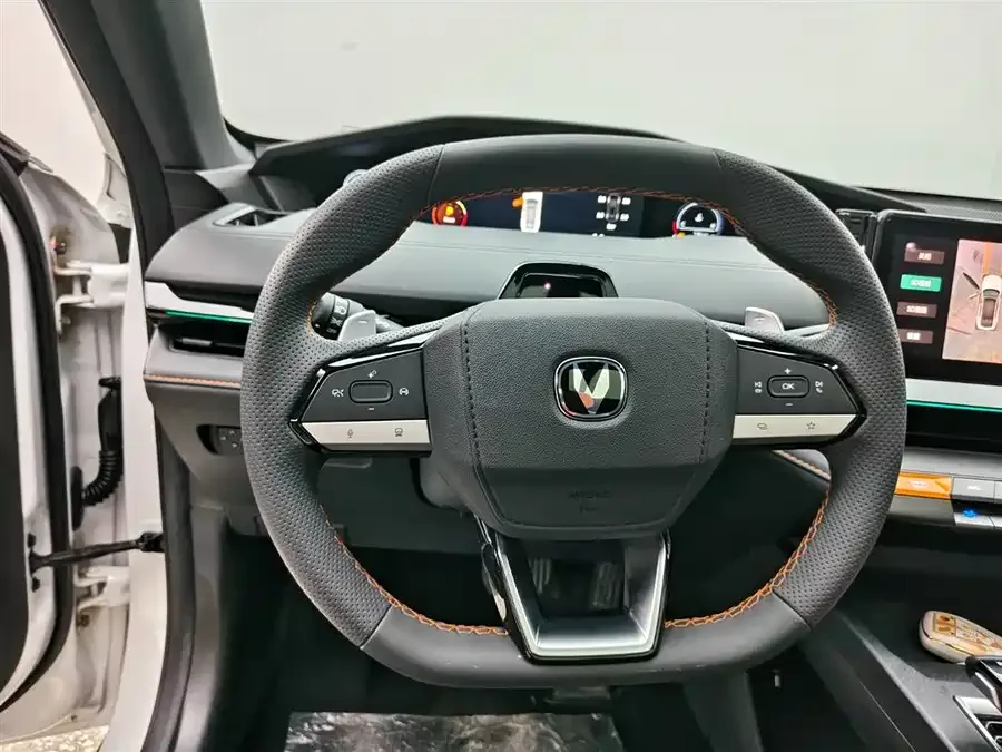 Changan UNI-V Changan UNI-V 2022 1.5T Premium Edition 2023 — миниатюра 3