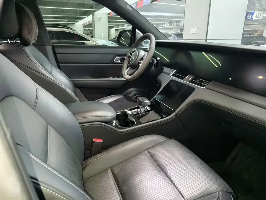 Lixiang ONE Ideal ONE 2021 extended range 6-seater version 2022 — миниатюра 2