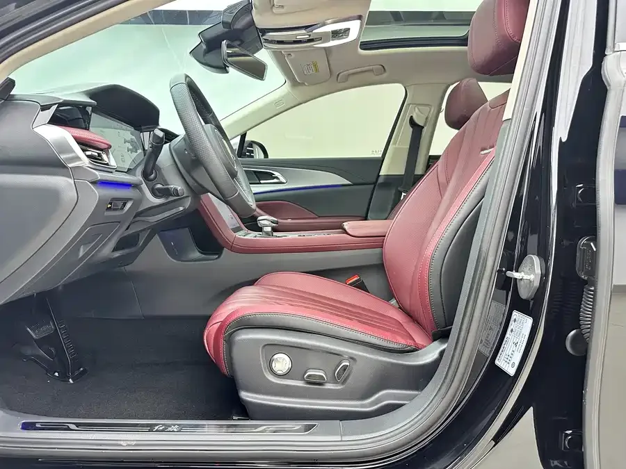 Hongqi H5 Hongqi H5 2025 2.0T Automatic Flagship Edition 2024 — миниатюра 2