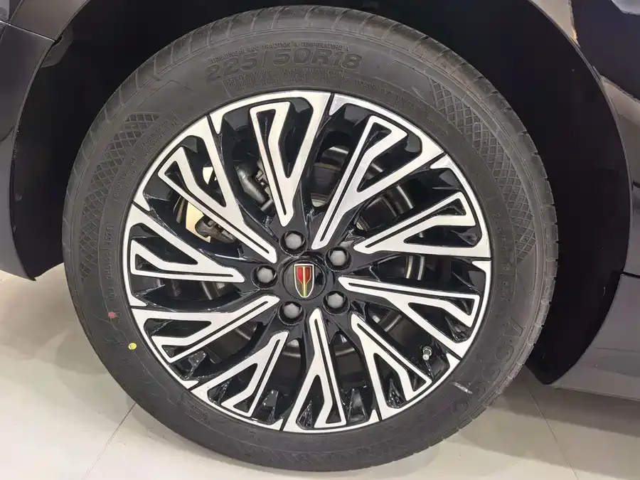 Hongqi H5 Hongqi H5 2025 2.0T Automatic Flagship Edition 2024 — миниатюра 4