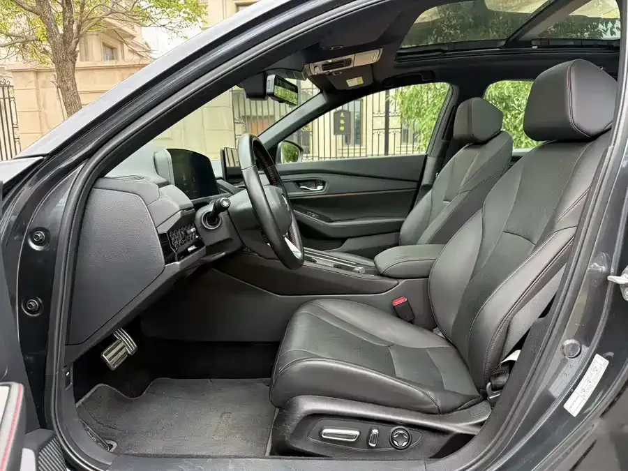 Honda Accord Accord 2023 260TURBO Flagship Edition 2023 — миниатюра 2