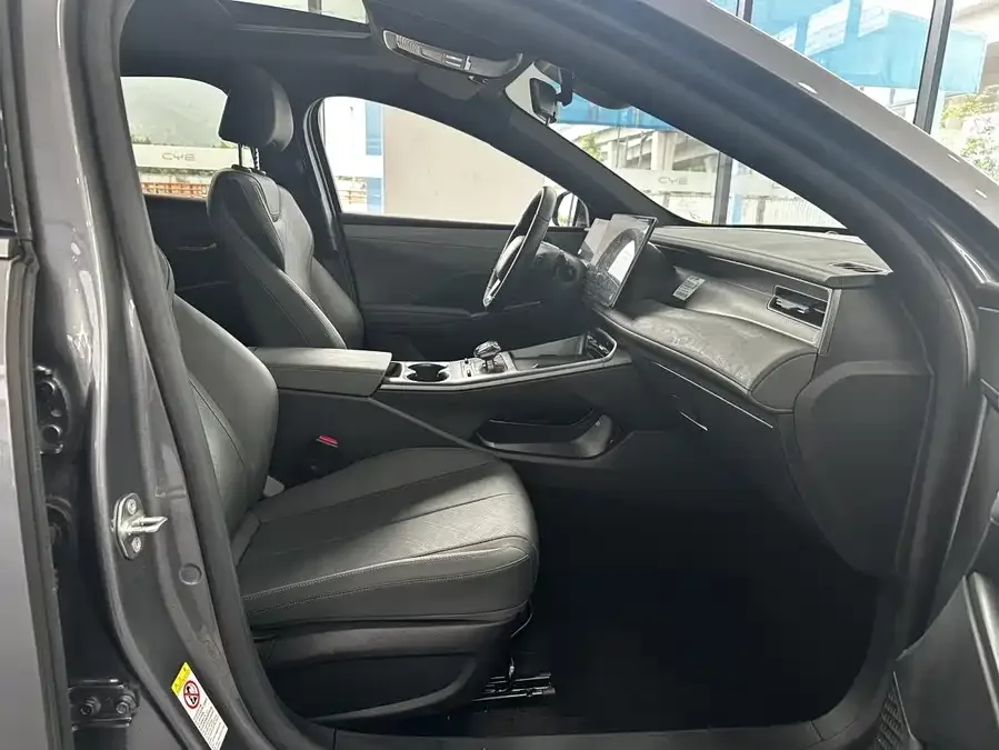 BYD Qin PLUS Qin PLUS 2025 DM-i Intelligent Driving Edition 120KM Beyond Edition 2025 — миниатюра 4