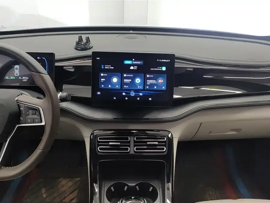 BYD Qin PLUS Qin PLUS 2024 Honor Edition DM-i 55KM Leading Edition 2025 — миниатюра 4