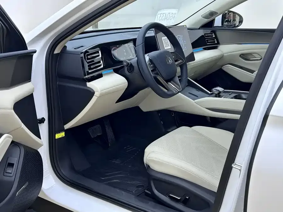 BYD Qin PLUS Qin PLUS 2024 Honor Edition DM-i 120KM Excellence Edition 2026 — миниатюра 3