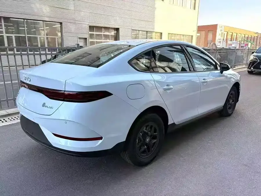 BYD Qin PLUS Qin PLUS 2026 DM-i 128KM Progressive Edition 2026 — миниатюра 2