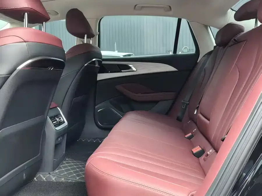Hongqi H5 PHEV Hongqi H5 PHEV 2025 130 Super Hybrid Edition 2025 — миниатюра 4