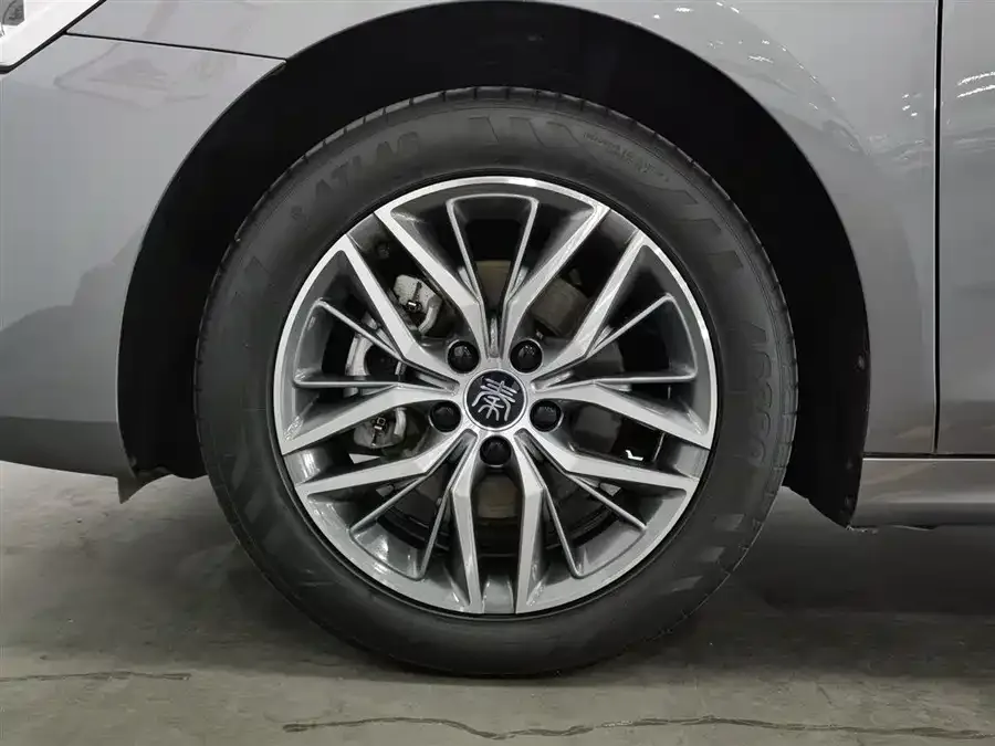 BYD Qin PLUS Qin PLUS 2023 Champion Edition EV 420KM Beyond Edition 2023 — миниатюра 5