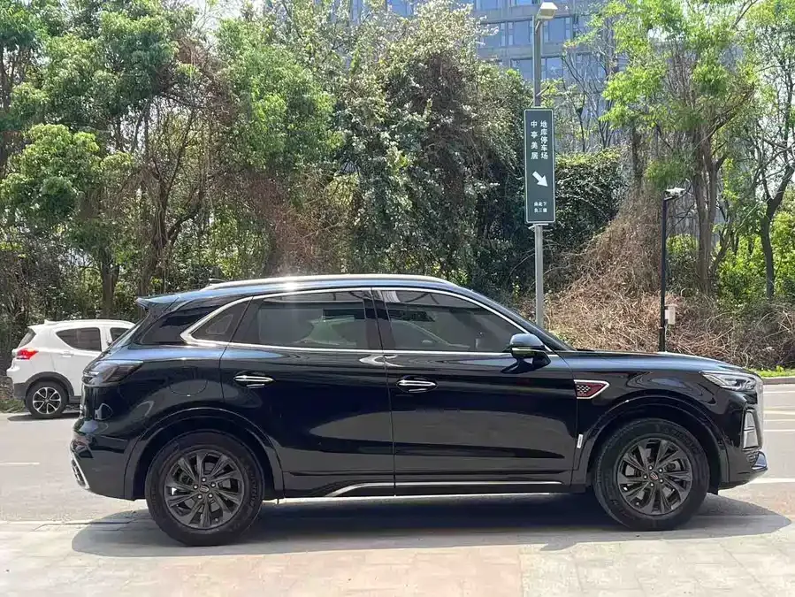 Hongqi HS5 Hongqi HS5 2023 2.0T Qiyue Pro Edition 2024 — миниатюра 2