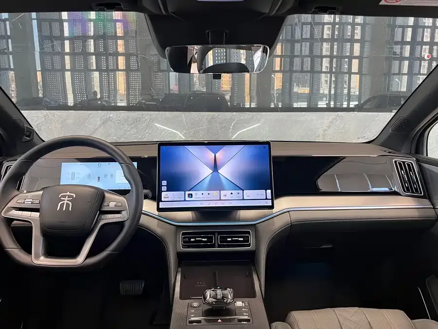 BYD Song L DM-i Song L DM-i 2025 Intelligent Driving Edition 112km Surpassing Edition 2025 — миниатюра 2