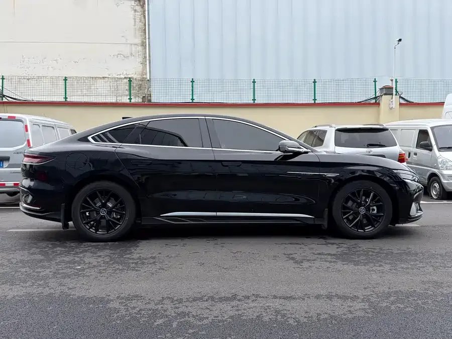 BYD Second-hand Han 2025 DM-i Intelligent Driving Edition 125KM Elite Edition 2025 — миниатюра 5