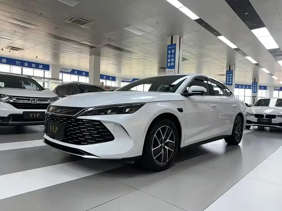 BYD Qin L Qin L 2025 DM-i Intelligent Driving Edition 120KM Beyond Edition 2025 — фото 1, купить с доставкой в Москву