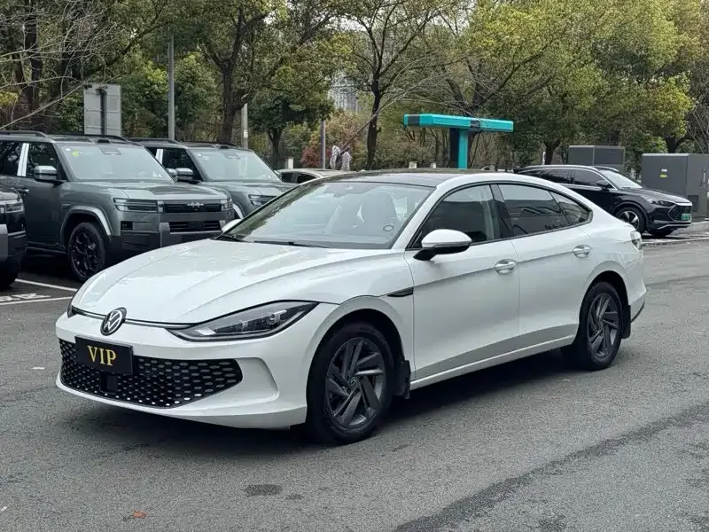 Volkswagen Lamando Lingdu 2023 Lingdu L 280TSI DSG Hot Edition 2023 — фото 1, купить с доставкой в Москву
