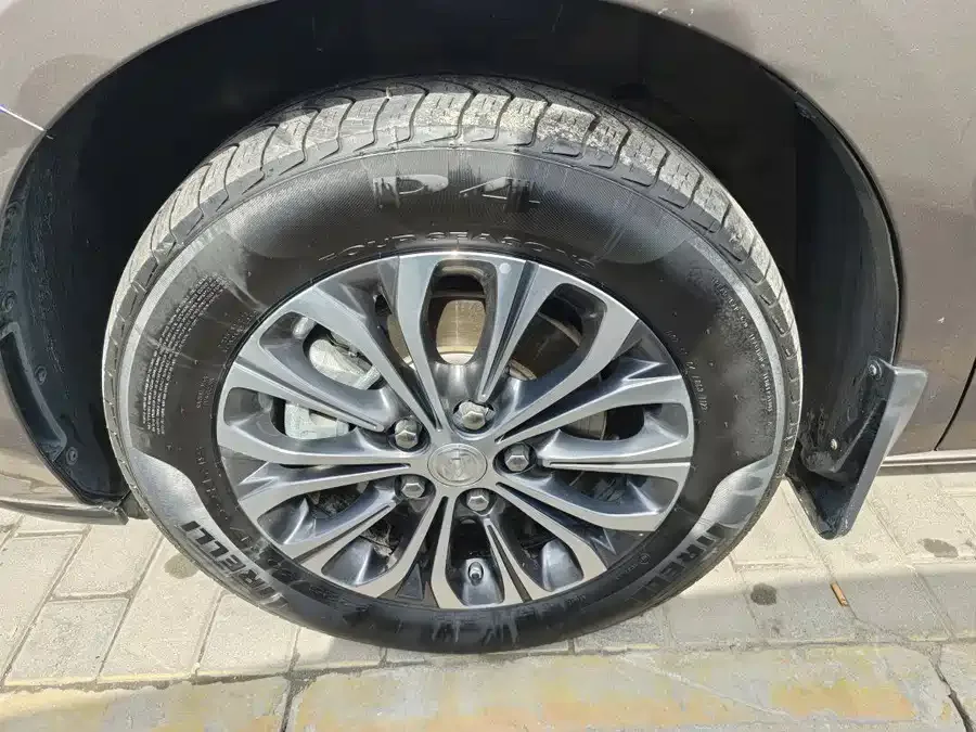 Buick GL8 2022 Land Business Class 652T Comfort Edition 2022 — миниатюра 2