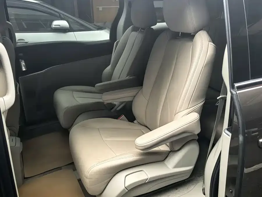 Buick GL8 2023 Land Business Class Comfort Edition 2022 — миниатюра 5