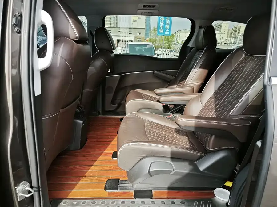 Buick GL8 2021 Land Business Class 652T Comfort Edition 2022 — миниатюра 3