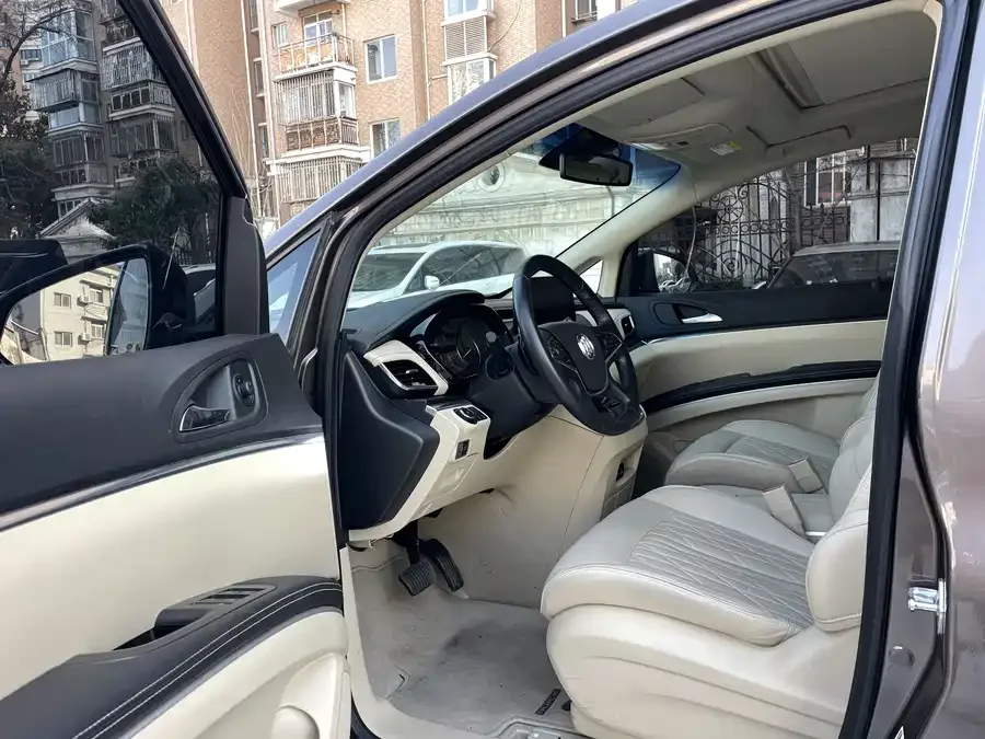 Buick GL8 2023 Land Business Class 652T Luxury Edition 2023 — миниатюра 5