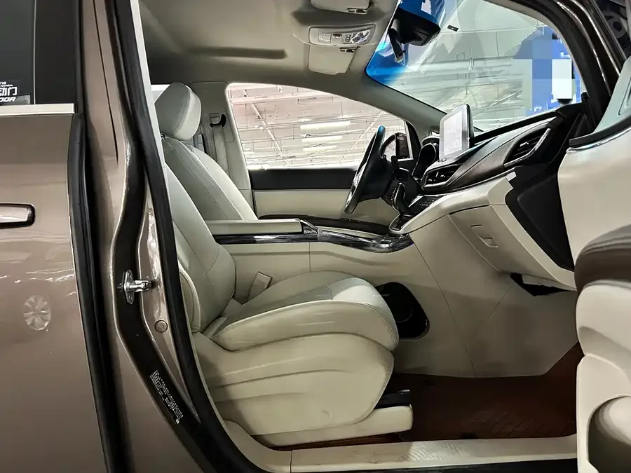 Buick GL8 2022 Land Business Class 652T Comfort Edition 2022 — миниатюра 4