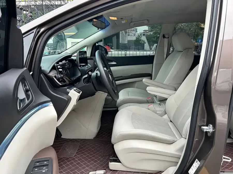 Buick GL8 2023 Land Business Class Smart Edition 2024 — миниатюра 2
