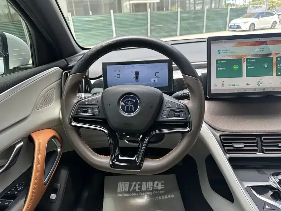 BYD Song Pro New Energy Song Pro New Energy 2022 DM-i 51km Premium Edition 2022 — миниатюра 3