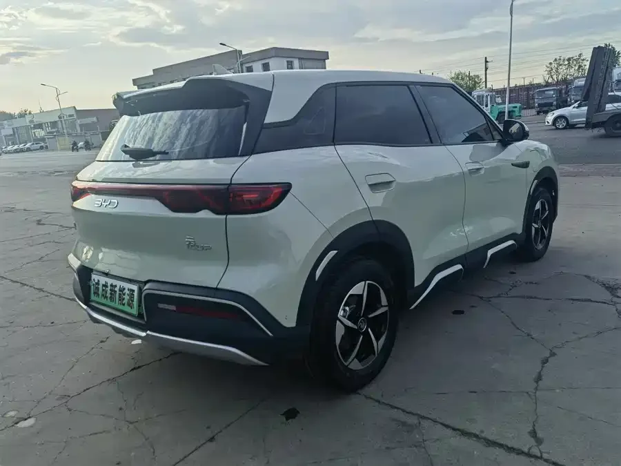 BYD Yuan UP Yuan UP 2024 401KM Leading Model 2024 — миниатюра 2