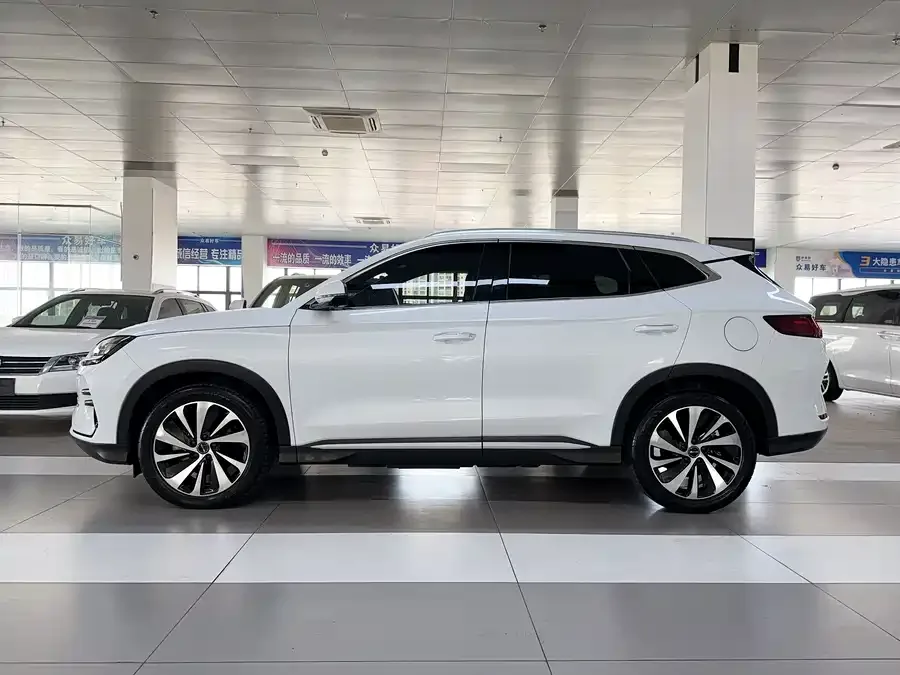 BYD Song PLUS New Energy Song PLUS New Energy 2023 Champion Edition DM-i 110KM Flagship PLUS 2023 — миниатюра 2