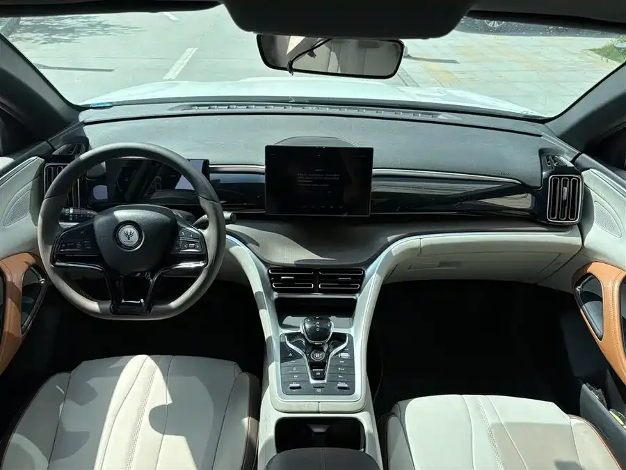 BYD Song Pro New Energy Song Pro New Energy 2022 DM-i 51km Luxury Edition 2022 — миниатюра 2