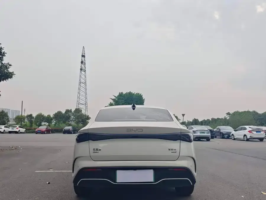 BYD Seal 06 Seal 06 2026 DM-i Super Enjoy Edition 128KM Smart Enjoyment Model 2025 — миниатюра 2