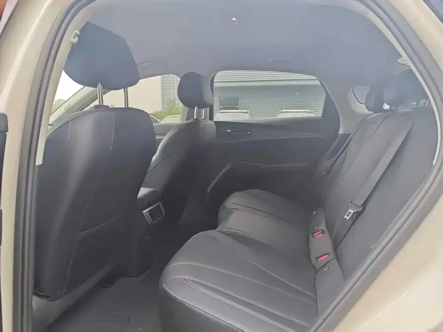 BYD Seal 06 Seal 06 2026 DM-i Super Enjoy Edition 128KM Smart Enjoyment Model 2025 — миниатюра 3