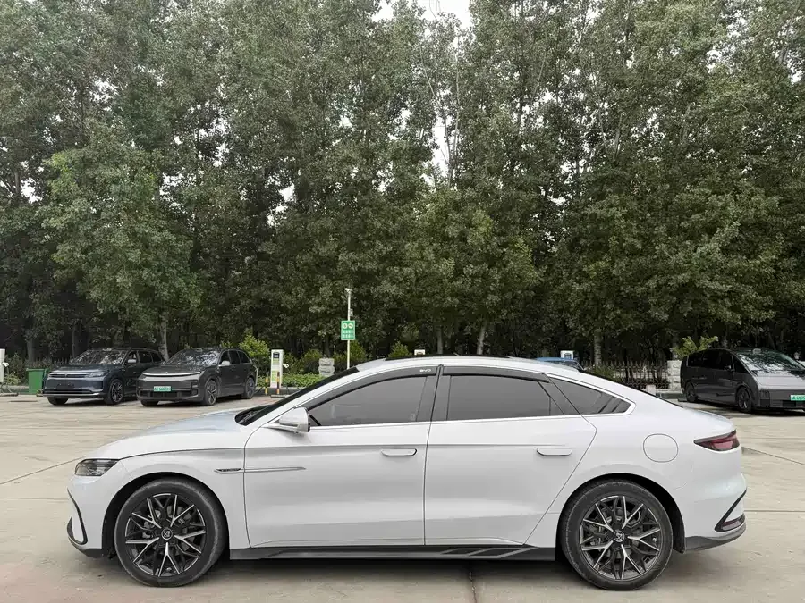 BYD Second-hand Han 2025 DM-i 125KM Premium Edition 2024 — миниатюра 3