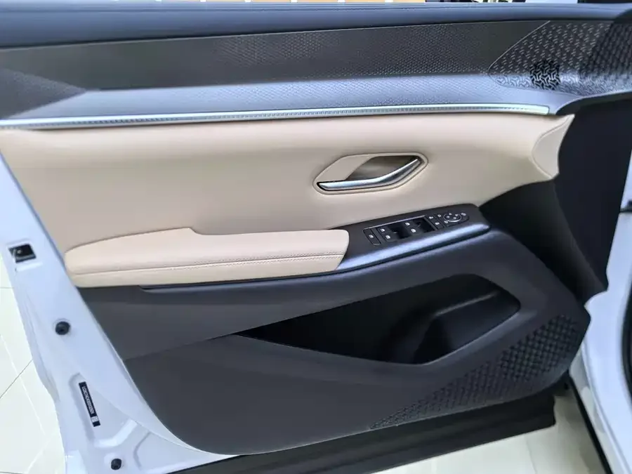 BYD Song Pro New Energy Song Pro New Energy 2025 Second Generation Intelligent Driving Edition DM-i 75KM Leading Edition 2025 — миниатюра 4