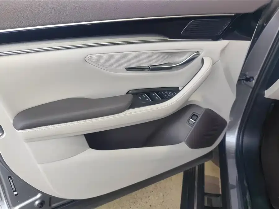 BYD Song PLUS New Energy Song PLUS New Energy 2025 DM-i 112KM Premium Edition 2024 — миниатюра 2