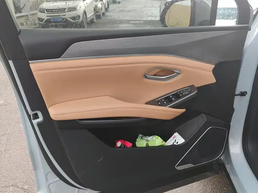 BYD Song L DM-i Song L DM-i 2024 112km Leading Model 2025 — миниатюра 4