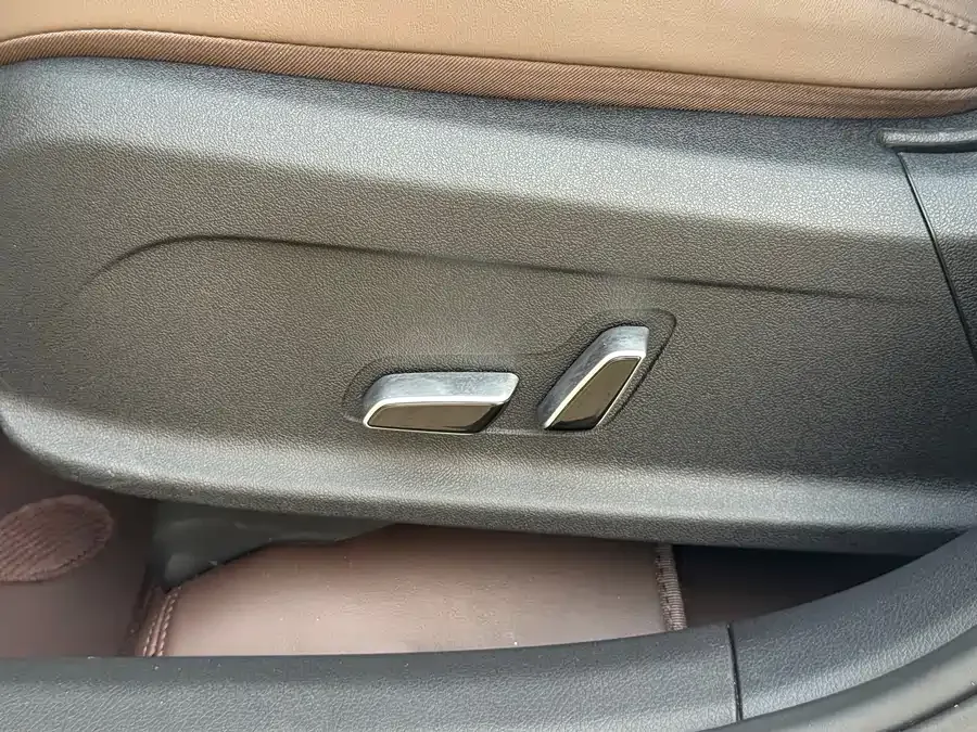BYD Song Pro New Energy Song Pro New Energy 2022 DM-i 110km Flagship Pro 2023 — миниатюра 5