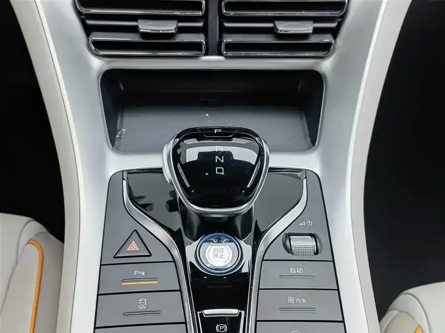 BYD Song Pro New Energy Song Pro New Energy 2024 Honor Edition DM-i 110KM Beyond Edition 2024 — миниатюра 4