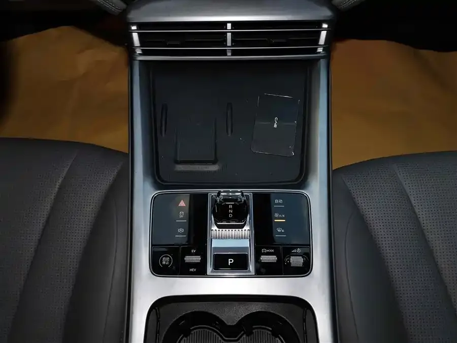 BYD seal Haibao 2024 Glory Edition DM-i 1.5L 121km Luxury 2024 — миниатюра 4