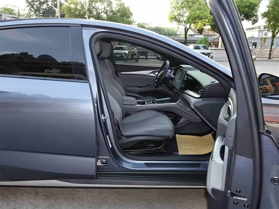 BYD seal Haibao 2024 Glory Edition DM-i 1.5L 121km Luxury 2024 — миниатюра 5