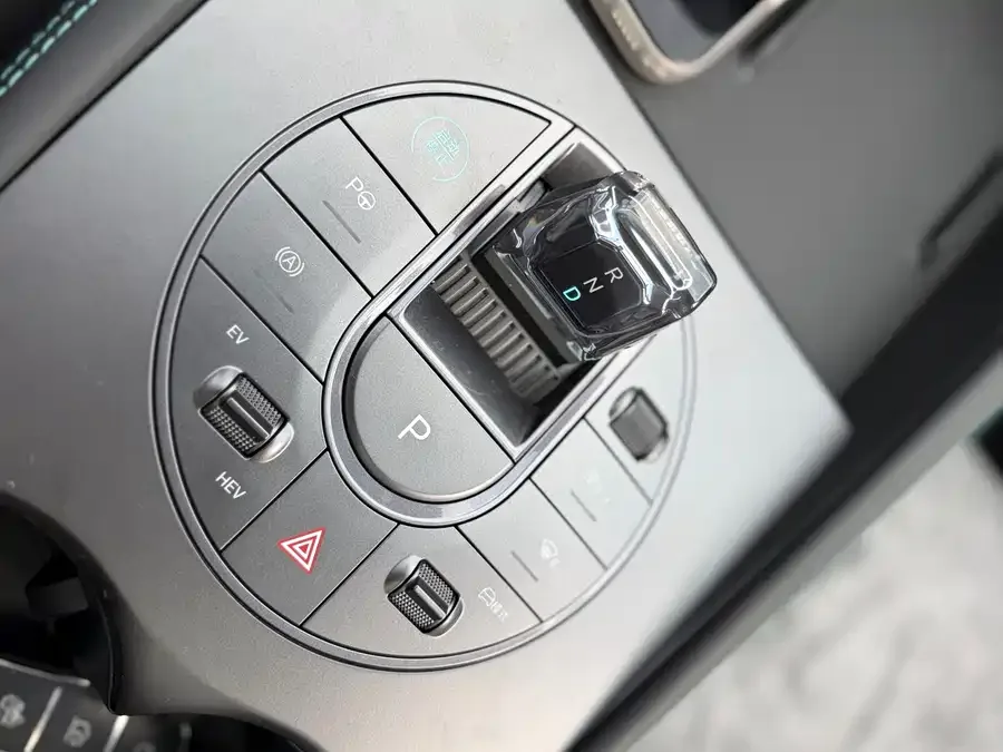 BYD Seal 06 Seal 06 2024 DM-i 120KM Premium Edition 2025 — миниатюра 3