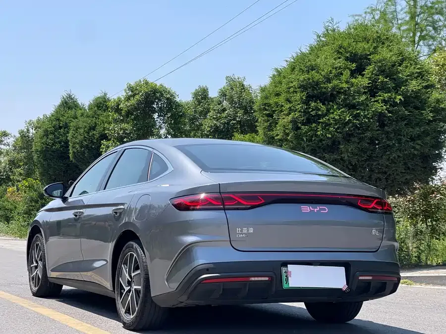 BYD Qin L Qin L 2024 DM-i 120KM Leading Edition 2024 — миниатюра 2