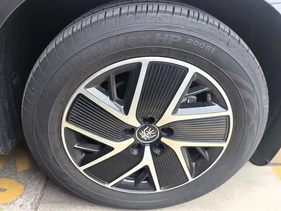BYD Qin L Qin L 2025 DM-i Intelligent Driving Edition 120KM Beyond Edition 2025 — миниатюра 2