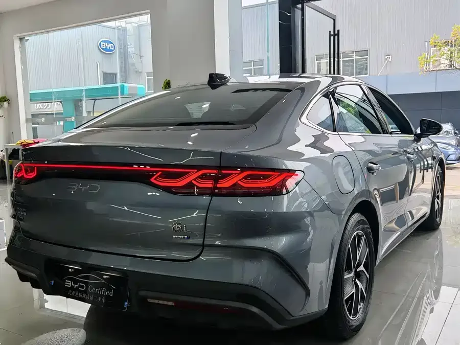 BYD Qin L Qin L 2025 DM-i Intelligent Driving Edition 120KM Beyond Edition 2025 — миниатюра 3