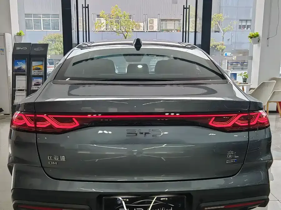 BYD Qin L Qin L 2025 DM-i Intelligent Driving Edition 120KM Beyond Edition 2025 — миниатюра 5