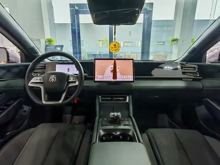 BYD Qin L Qin L 2025 DM-i Intelligent Driving Edition 120KM Beyond Edition 2025 — миниатюра 3